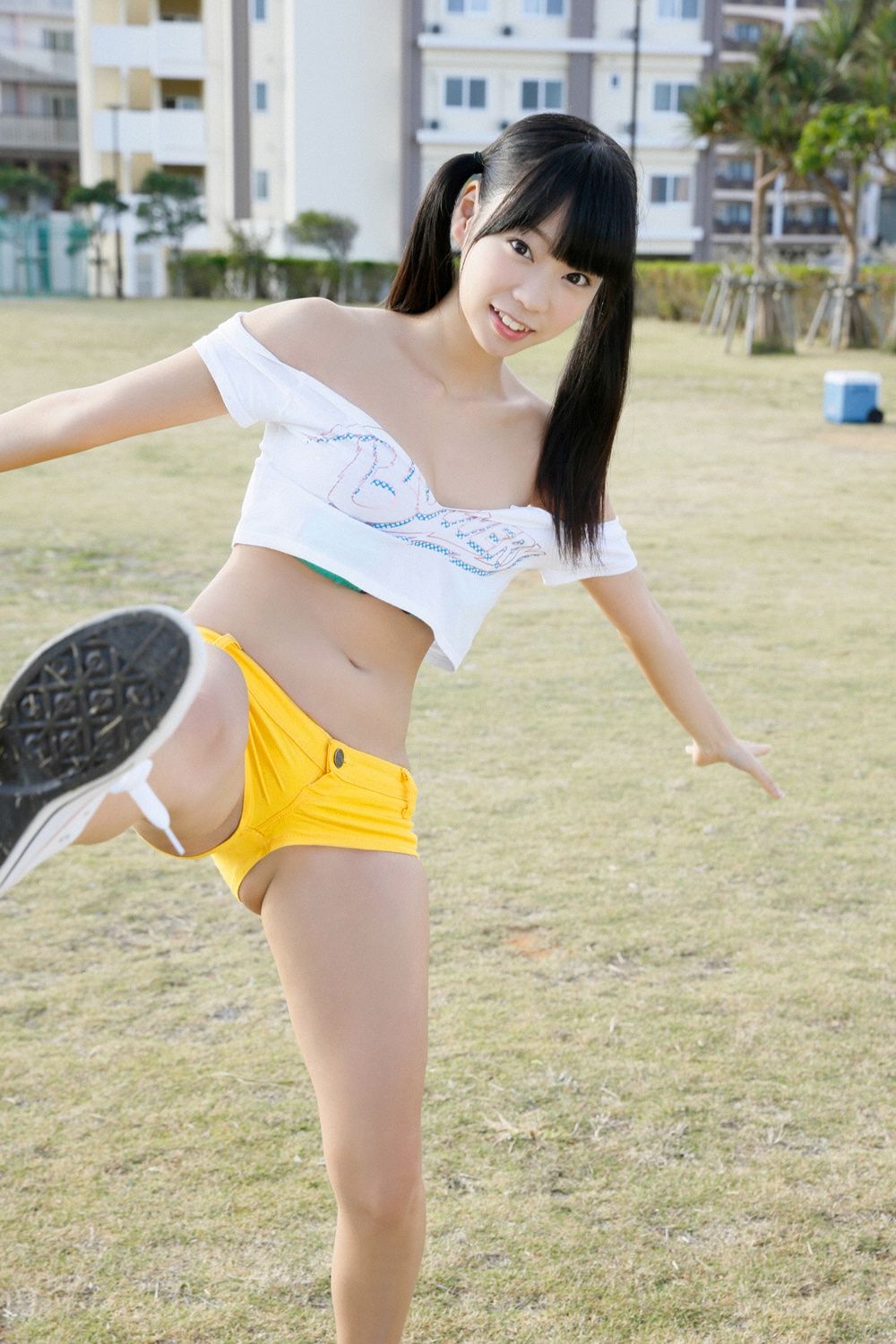 Um livro inteiro ALL Mariko Shinoda em L.A. !!》 [Weekly Young Jump] 2015 No.04-05 Photograph Página 1 No.616bc1